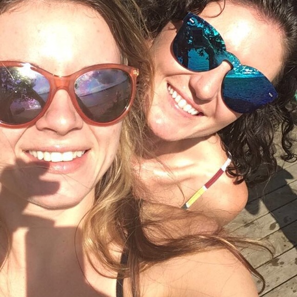 Meet your Posher, Jessica - Picture 1 of 1